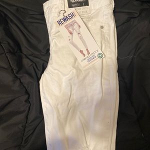 White skinny jeans